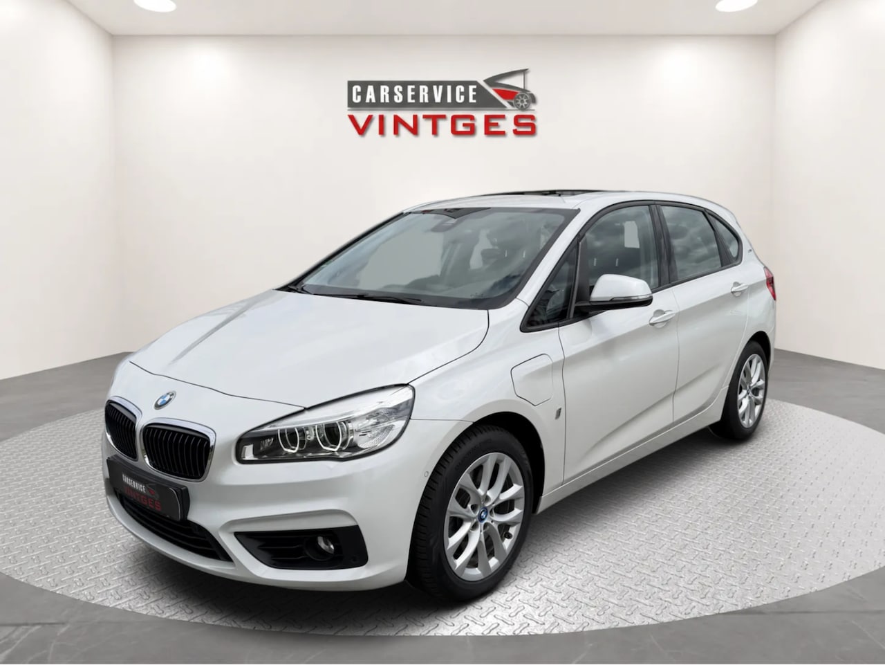 BMW 2-serie Active Tourer - 225xe iPerformance High Executive | Pano | HUD | Plug-in Hybride | 224PK | 4x4 - AutoWereld.nl
