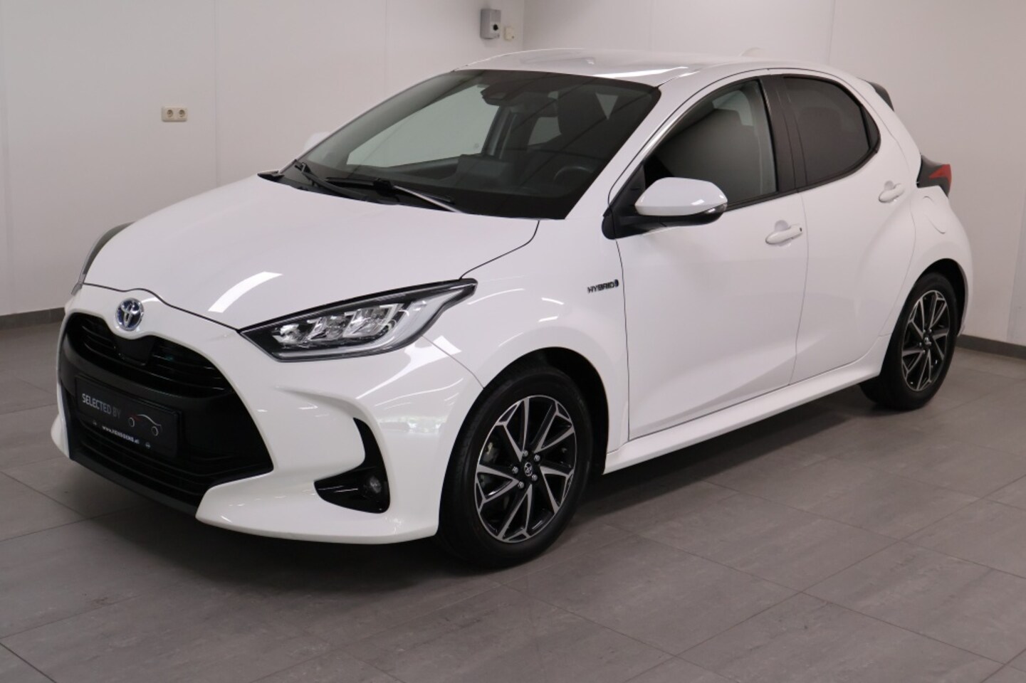 Toyota Yaris - 1.5 Hybride 115 Dynamic | Winterpack - AutoWereld.nl