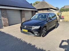 Volkswagen Tiguan - 1.5 TSI ACT Highline Panoramadak