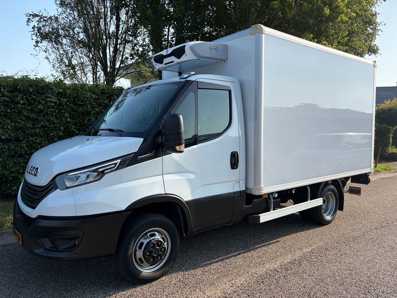 Iveco Daily - 35C18 3.0 Automaat Koelwagen | Zanotti | Laadklep - AutoWereld.nl