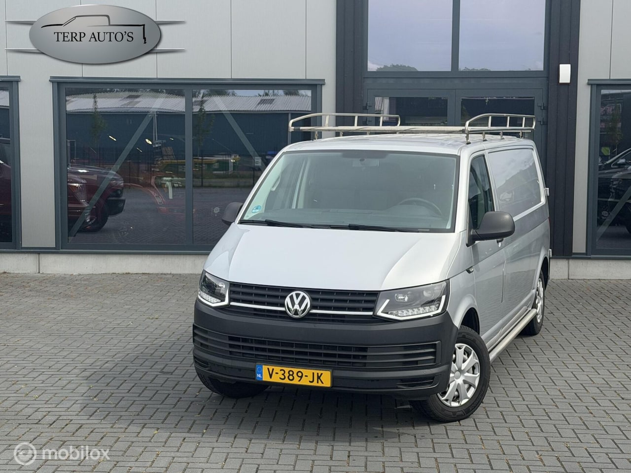 Volkswagen Transporter - 2.0 TDI L2H1 140pk 2017 - AutoWereld.nl
