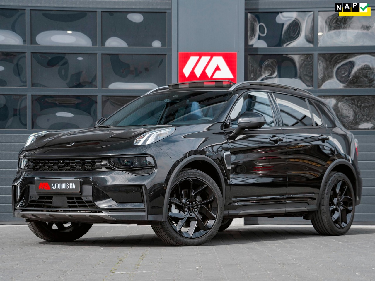 Lynk & Co 01 - 1.5 Black Edition Panoramadak|360° Camera|ACC|Stoelverwarming|Navi|Carplay - AutoWereld.nl