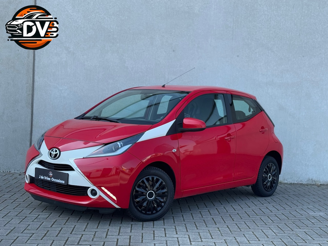 Toyota Aygo - 1.0 VVT-i x-pure NAV CAR PLAY AIRCO - AutoWereld.nl