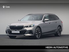 BMW 5-serie Touring - 550e xDrive | M Sportpakket Pro | Stuurwielrand verwarmd | Trekhaak met elektrisch wegklap