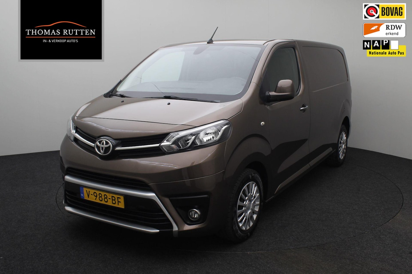 Toyota ProAce Worker - 2.0 D-4D Professional 2016 | Navigatie | Trekhaak | Airco | Cruise Control | Stuurwiel Bed - AutoWereld.nl