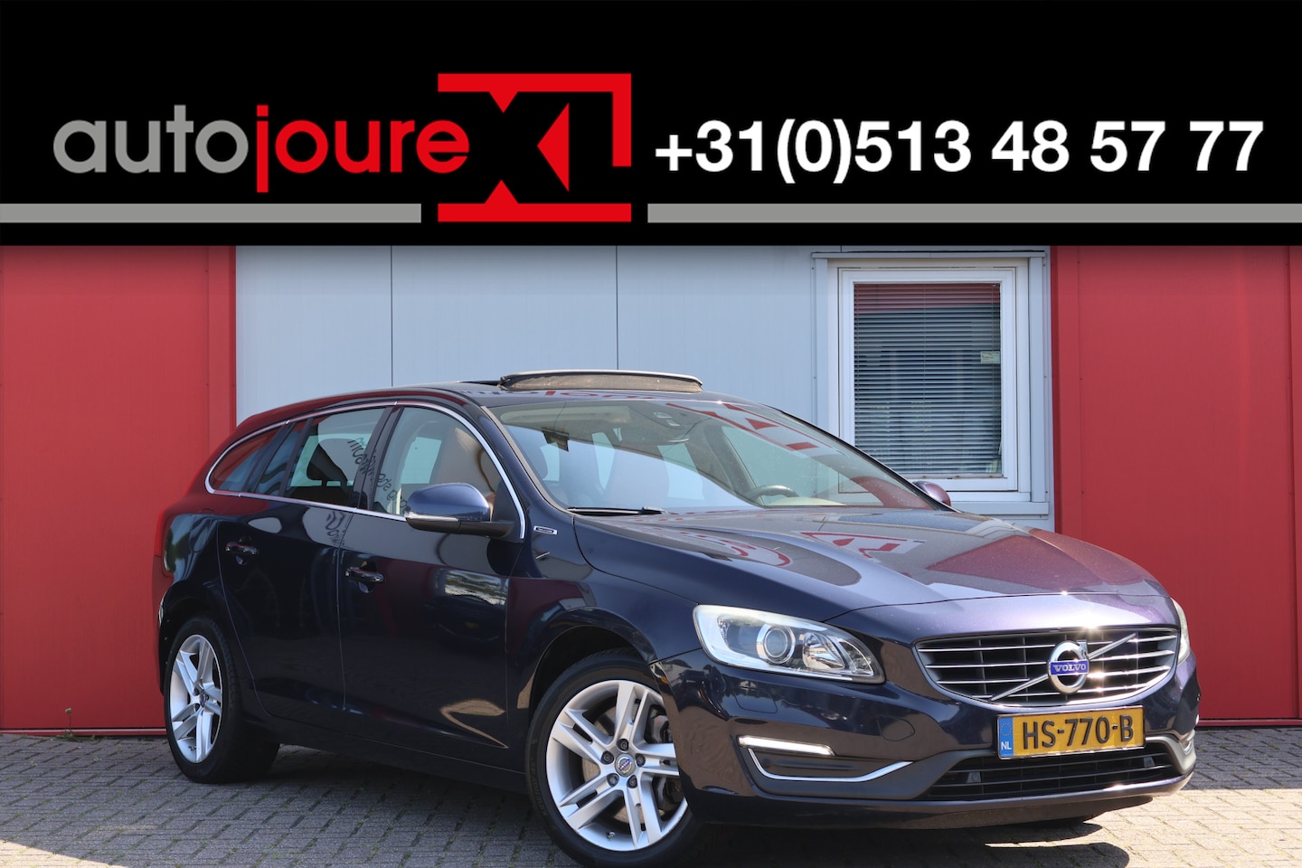 Volvo V60 - 2.4 D6 Twin Engine R-Design 2.4 D6 Twin Engine R-Design - AutoWereld.nl