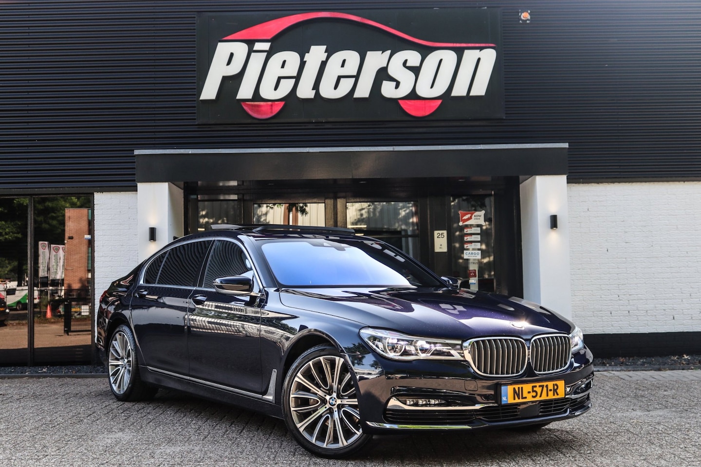 BMW 7-serie - 740Li NAP BTW CHAUFFEUR PANO B&W ACC ALLE OPTIES - AutoWereld.nl