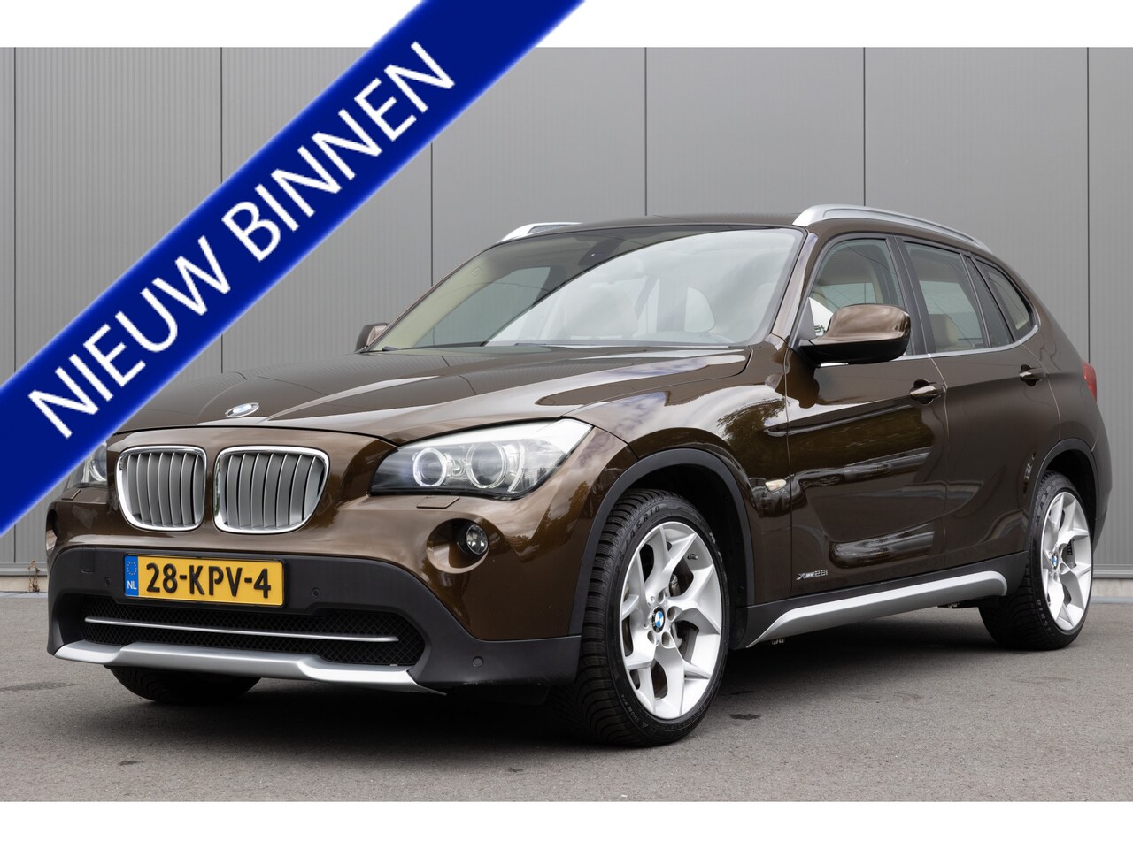 BMW X1 - | X-Drive 28i | CAMERA | LEDER | PANO | SPORTSTOELEN - AutoWereld.nl