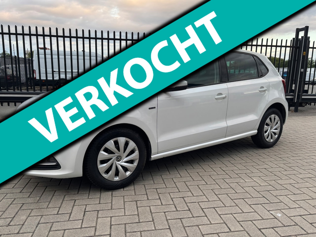 Volkswagen Polo - 1.0 Highline / LOUNGE Vol Opties / Rijd perfect - AutoWereld.nl