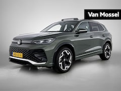 Volkswagen Tiguan - 1.5 eHybrid R-Line Edition | 204 PK | Automaat | Panoramaschuif-kanteldak | Parkeercamera