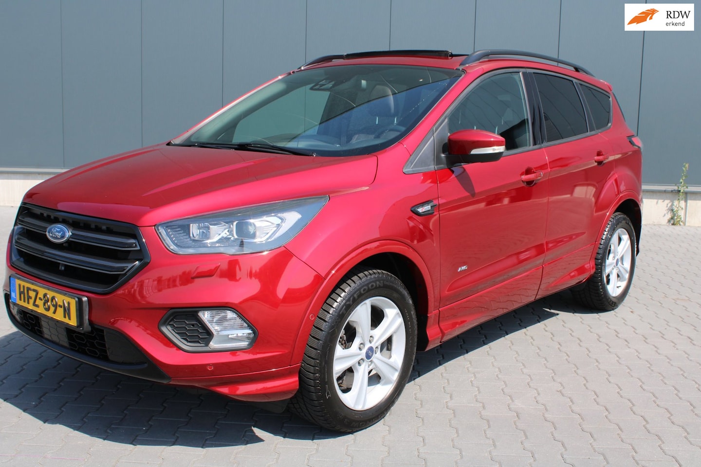 Ford Kuga - 1.5 EcoBoost Vignale Elektrische trekhaak - AutoWereld.nl