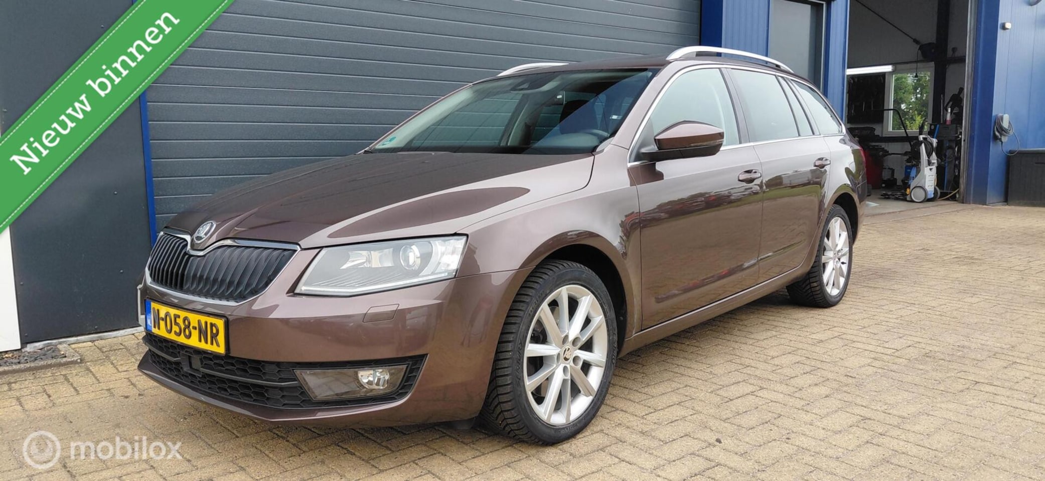 Skoda Octavia Combi - 1.8 TSI 180PK ,DSG,Pano,Trekhaak, - AutoWereld.nl