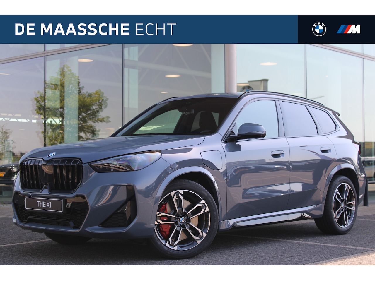 BMW X1 - xDrive25e M Sport Automaat / Panoramadak / Trekhaak / Sportstoelen / M Adaptief onderstel - AutoWereld.nl