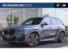 BMW X1 - xDrive25e M Sport Automaat / Panoramadak / Trekhaak / Sportstoelen / M Adaptief onderstel