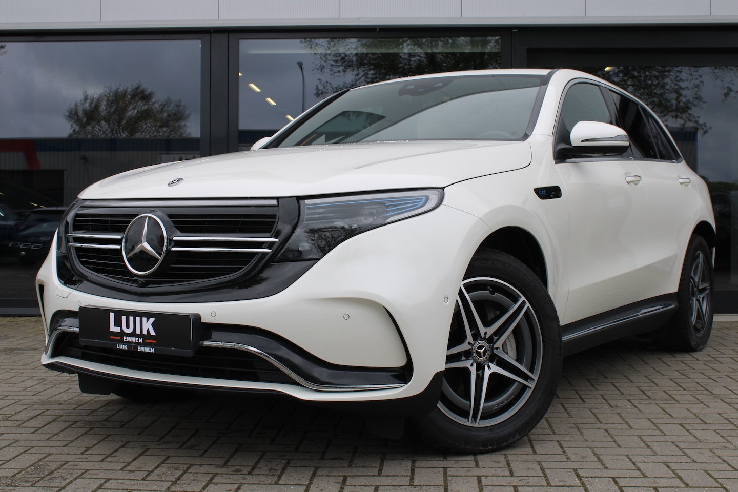 Mercedes-Benz EQC - 400 4MATIC AMG Line Premium SOH 95,3%!! 80 kWh INCL BTW - AutoWereld.nl