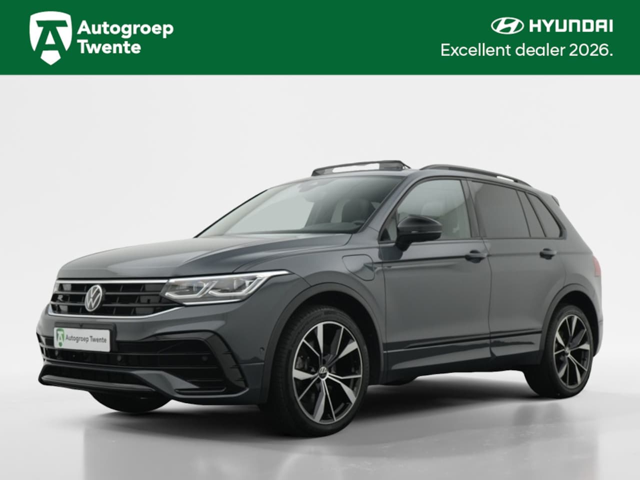 Volkswagen Tiguan - 1.4 TSI PHEV R-Line | Panoramadak | Matrix LED | Stoelverwarming - AutoWereld.nl