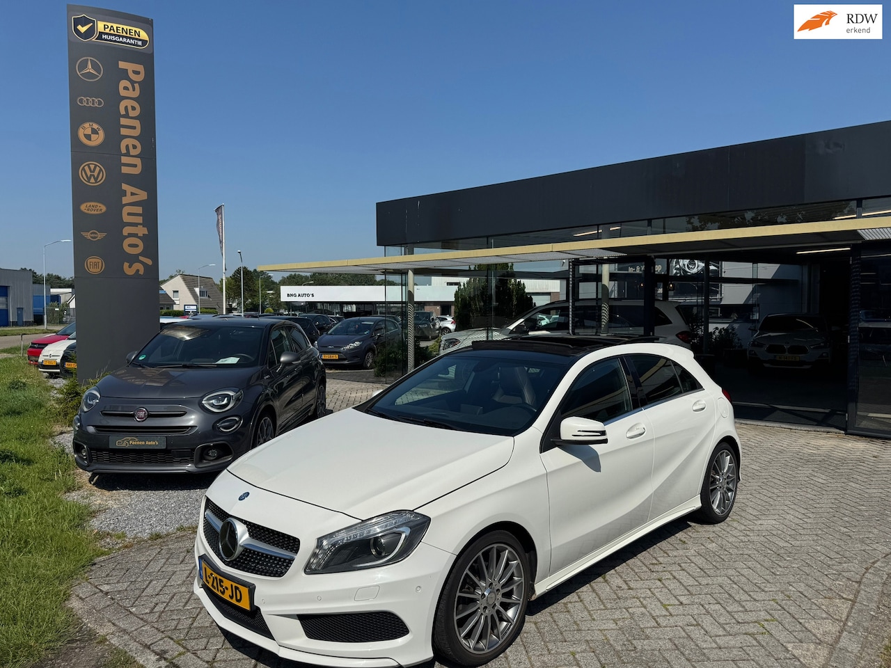 Mercedes-Benz A-klasse - 180 AMG|Pano|Sensor|harman/kardon - AutoWereld.nl