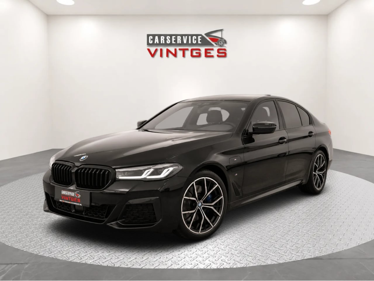 BMW 5-serie - 530e High Executive M Sport | Dealeronderhouden | 1e Eigenaar | 293PK | Pano | HUD | Harma - AutoWereld.nl