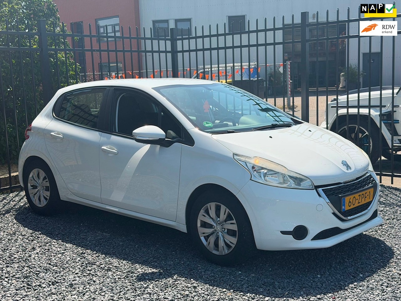 Peugeot 208 - 1.2 VTi Active AIRCO!5DEURS!APK2027!KOOPJE! - AutoWereld.nl