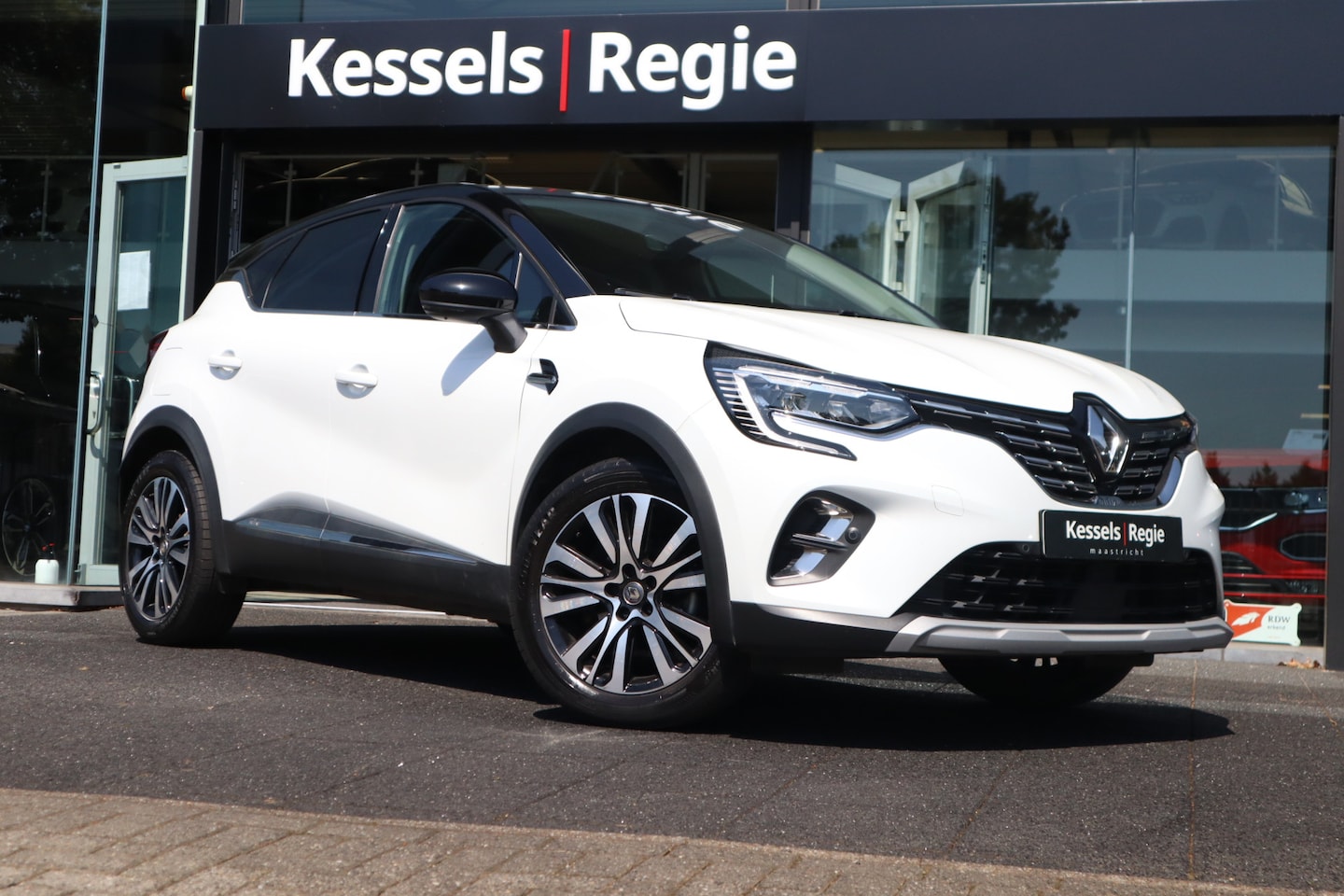 Renault Captur - 1.3 TCe 140 Initiale Paris | ACC | El.Stoel | Leer | Keyless | Camera | LED | Bliss | Stuu - AutoWereld.nl