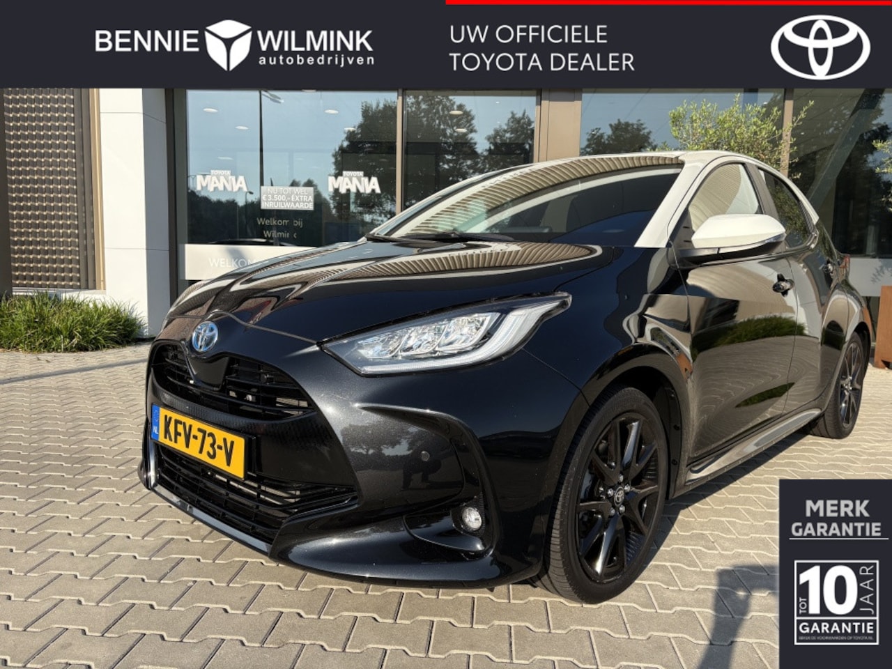 Toyota Yaris - 1.5 Hybrid Executive Bi-Tone | PDC V+A | HUD - AutoWereld.nl