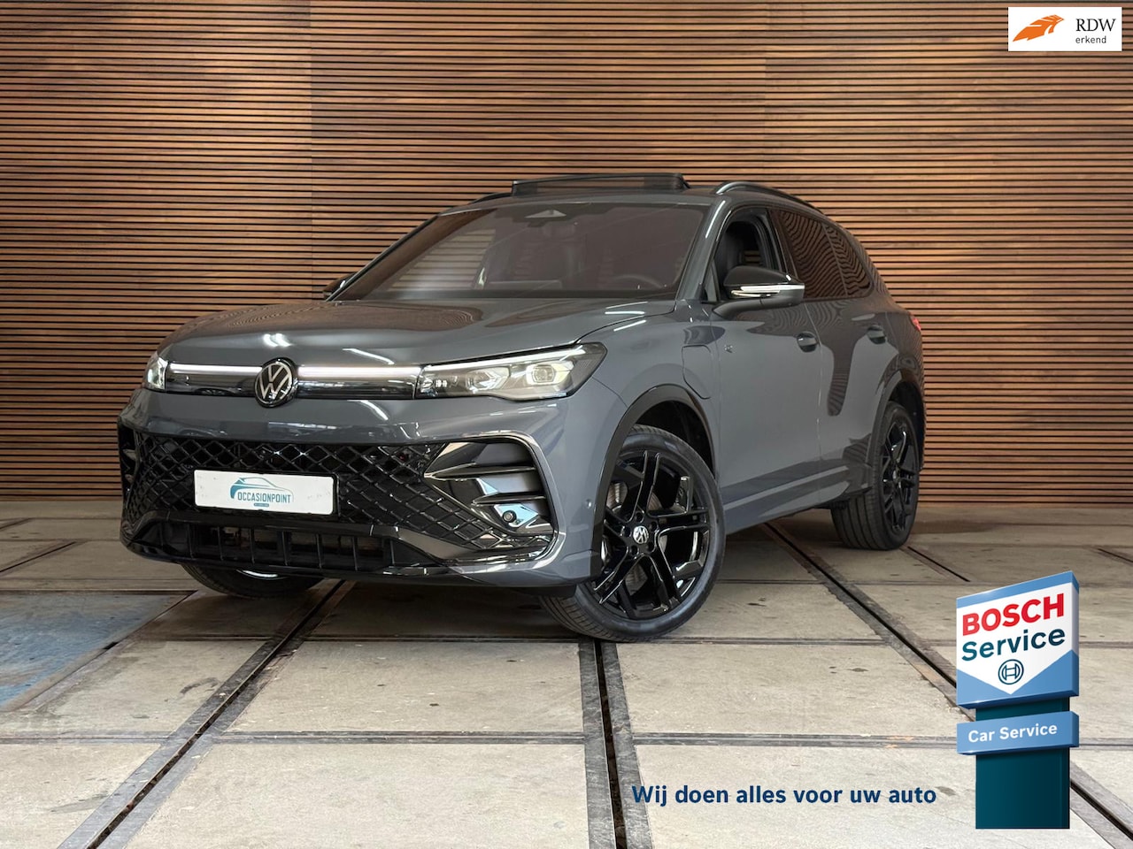 Volkswagen Tiguan - 1.5 eTSI R-Line Edition | Verlengde fabrieks garantie tot 2030 | IQ.Light HD | Pano | Trek - AutoWereld.nl