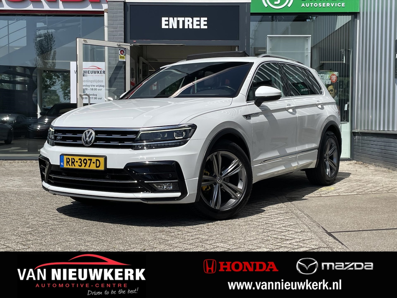 Volkswagen Tiguan - 1.4 TSI 150pk DSG Comfortline Business R | Panodak | Virtual | Trekhaak - AutoWereld.nl