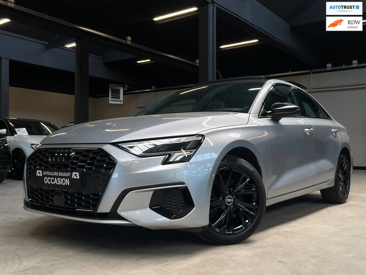 Audi A3 Limousine - 35 TFSI S edition Pano/Carplay/Camera/ACC - AutoWereld.nl