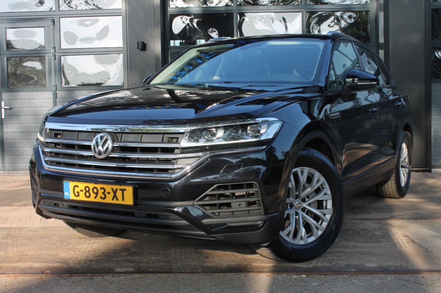 Volkswagen Touareg - 3.0 TDI  4 Motion / Elektrische wegklapbare trekhaak / Electrische achterklep - AutoWereld.nl