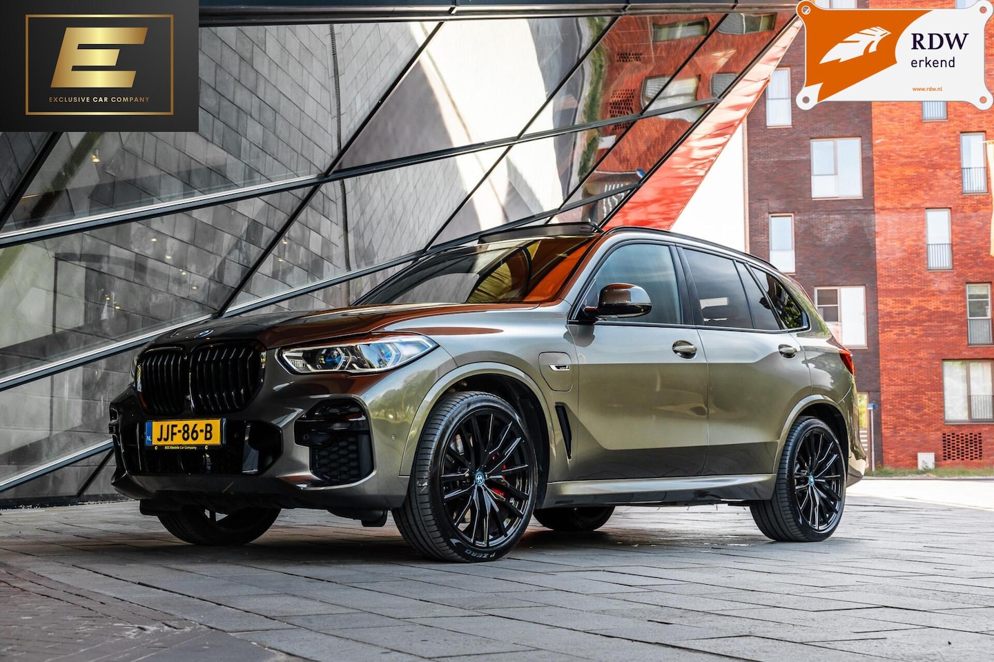 BMW X5 - xDrive45e High Executive | Gekoelde bekerhouder | Panodak | Manhattan Grey - AutoWereld.nl