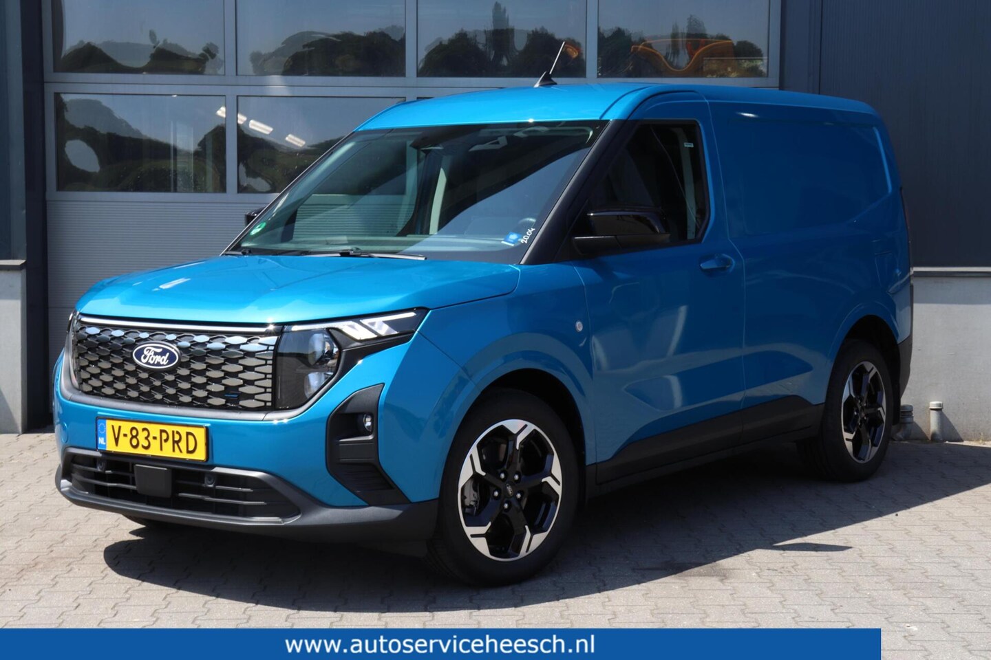 Ford E-Transit Cour. - Limited 44 kWh l FULL OPTION l NAVI l CLIMATE l STUURVERWARMING l LANE ASSIST l CAMERA - AutoWereld.nl