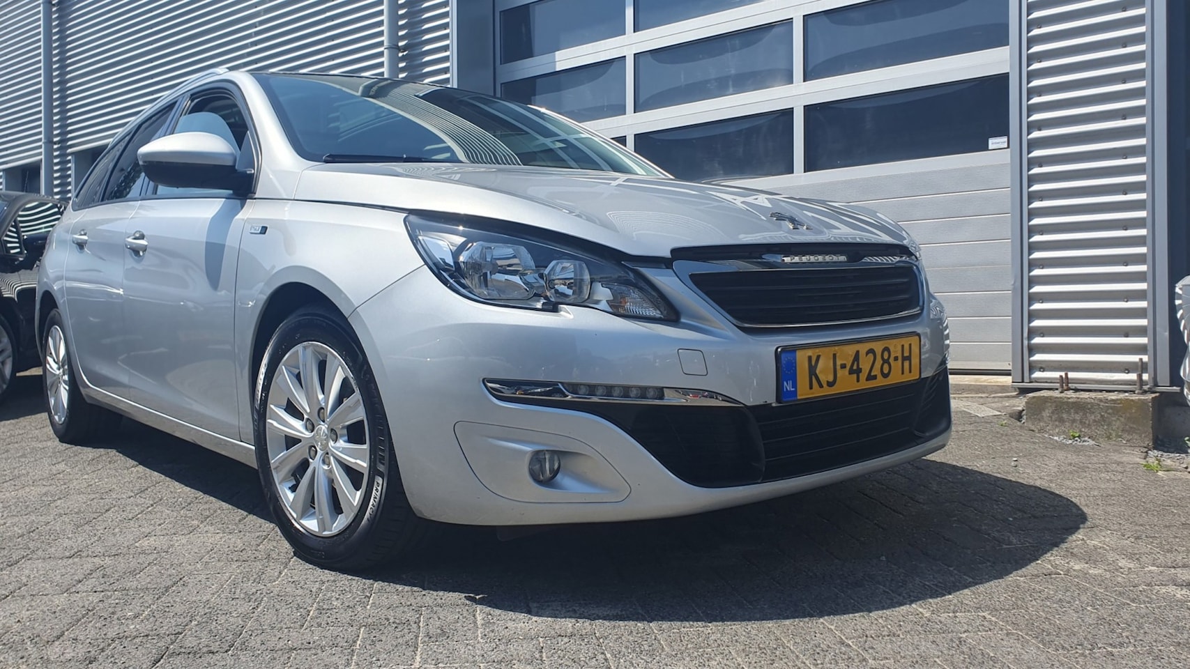 Peugeot 308 SW - 1.2 PureTech Style 1.2 PureTech Style - AutoWereld.nl