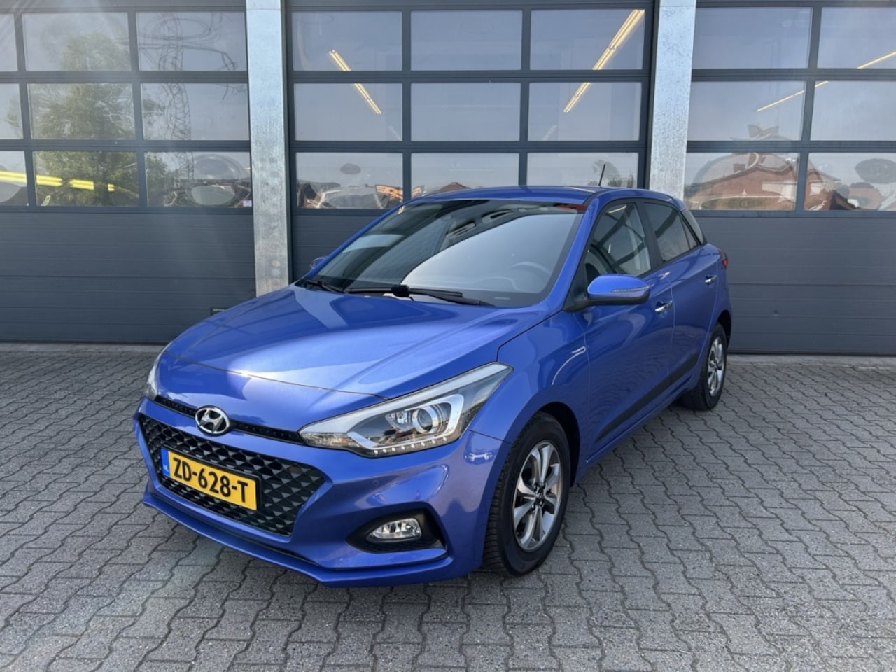 Hyundai i20 - 1.0 T-GDI Blue 100pk Automaat Premium - AutoWereld.nl