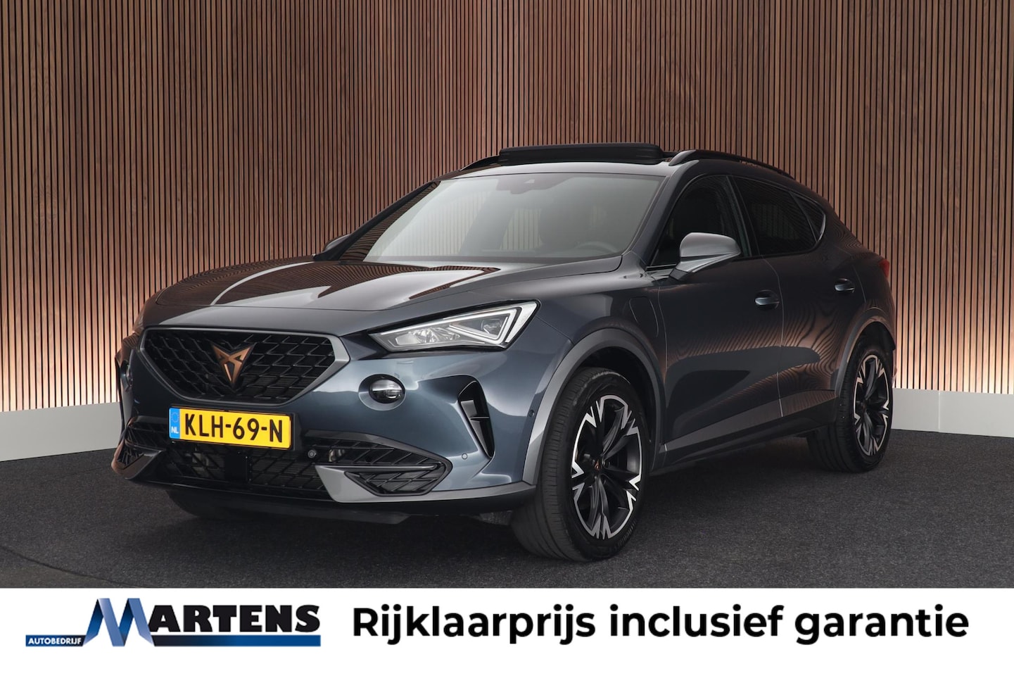 CUPRA Formentor - 1.4 TSI 204pk e-Hybrid Adrenaline Trekhaak Camera Panoramadak Stoelverwarming Keyless Virt - AutoWereld.nl