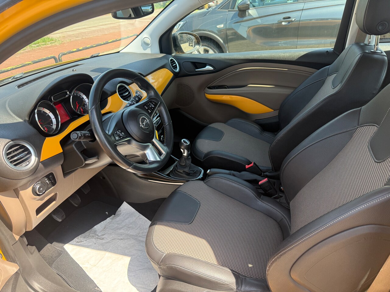 Opel ADAM - 1.0 Turbo Rocks Online Edition Tweede eigenaar