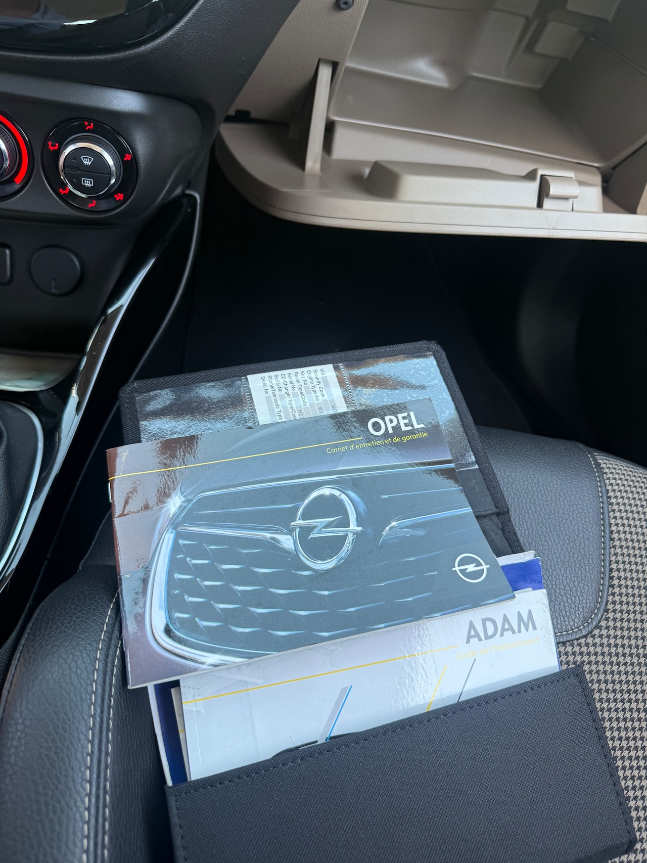 Opel ADAM - 1.0 Turbo Rocks Online Edition Tweede eigenaar