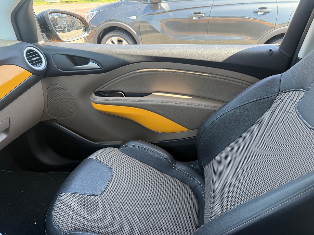 Opel ADAM - 1.0 Turbo Rocks Online Edition Tweede eigenaar