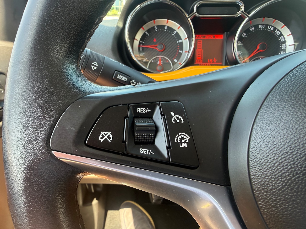 Opel ADAM - 1.0 Turbo Rocks Online Edition Tweede eigenaar