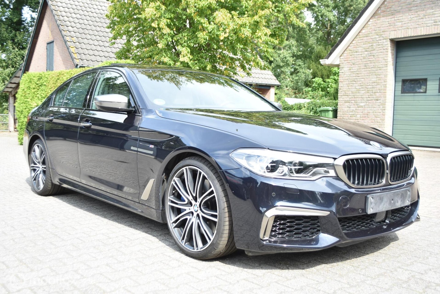 BMW 5-serie - M550i X Drive aut Kantelende zuiger! M550I X Drive aut Kantelende zuiger auto loopt normaa - AutoWereld.nl