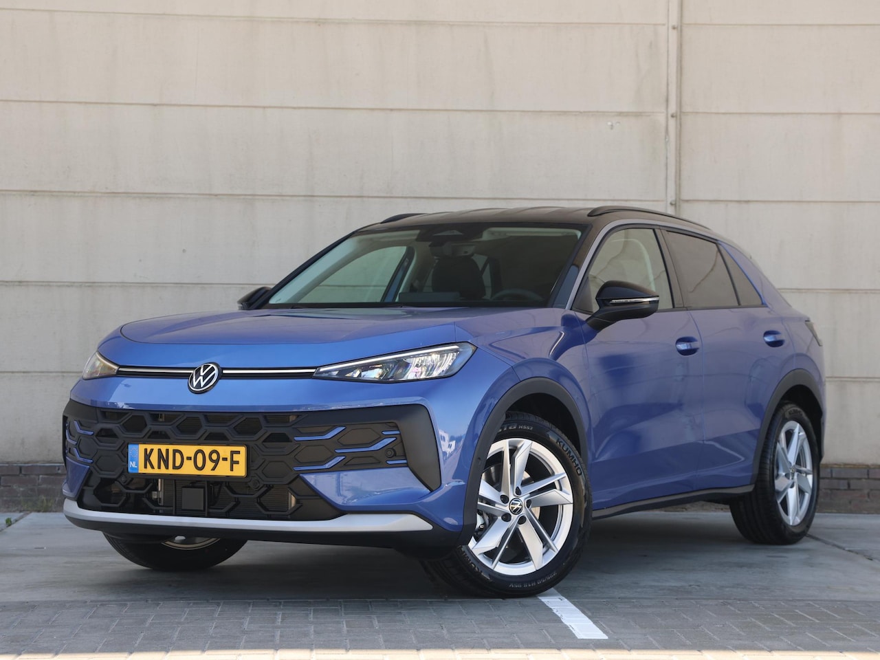 Volkswagen T-Roc - Life First Edition 1.5 eTSI 116 PK | Trekhaak | Stuur & Stoelverwarming | Navigatie | - AutoWereld.nl