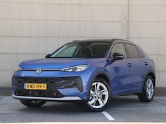 Volkswagen T-Roc - Life First Edition 1.5 eTSI 116 PK | Trekhaak | Stuur & Stoelverwarming | Navigatie |