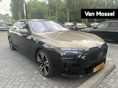 BMW i7 - xDrive60 106 kWh | VERWACHT | INDIVIDUAL TWO TONE OXIDGRAU/BLACK | REAR SEAT ENTERTAINMENT