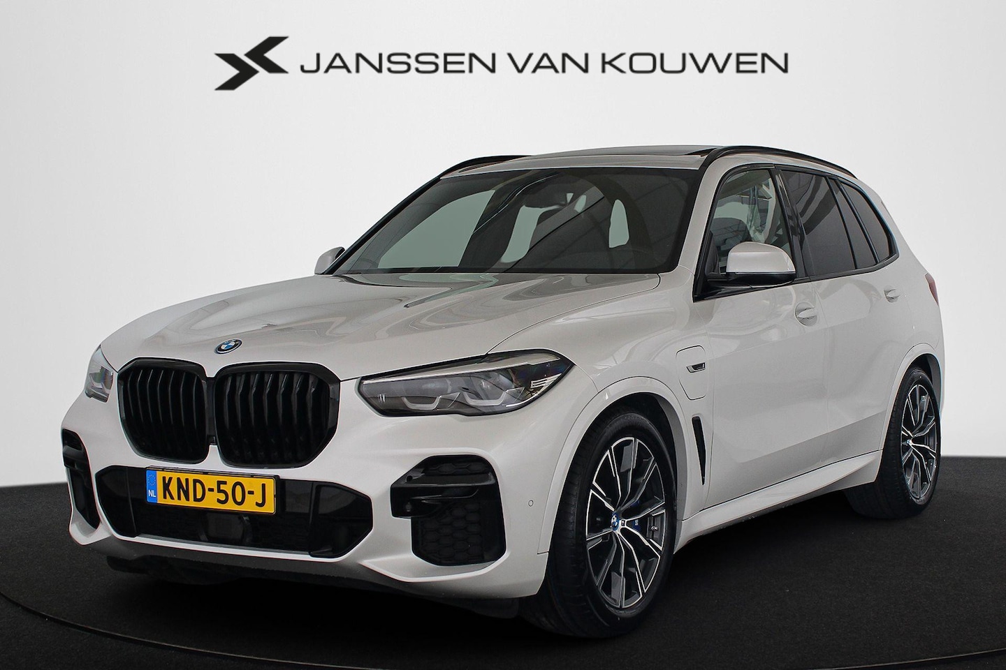 BMW X5 - xDrive45e M Sport Panoramadak M-Stoelen Adaptieve Cruise Keyless - AutoWereld.nl