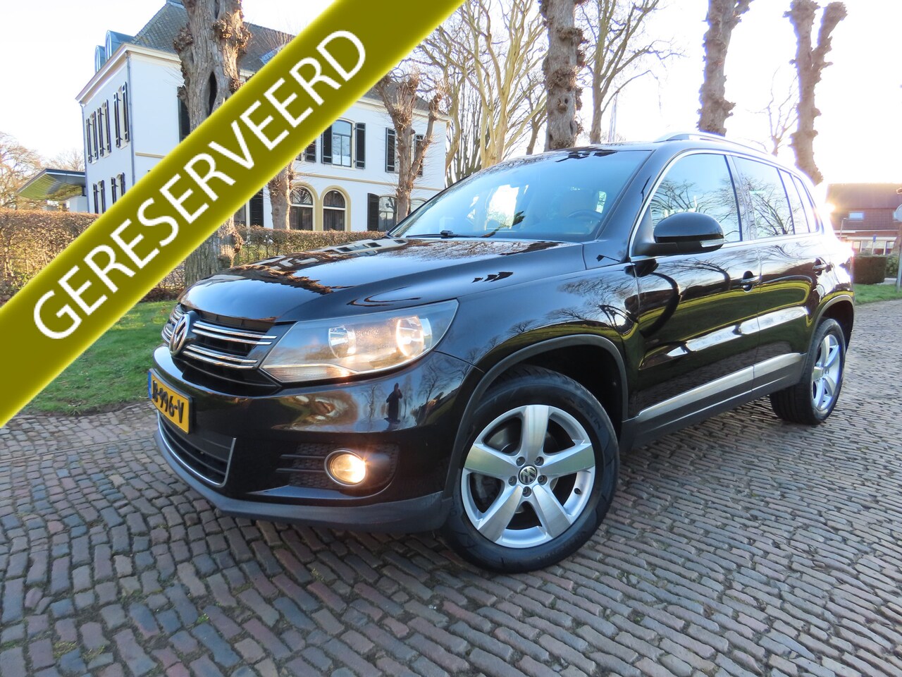 Volkswagen Tiguan - 2.0 TSI Sport&Style 4motion R-line Edition Automaat/DSG 200 PK!! Leer Stoelverwarming Appl - AutoWereld.nl