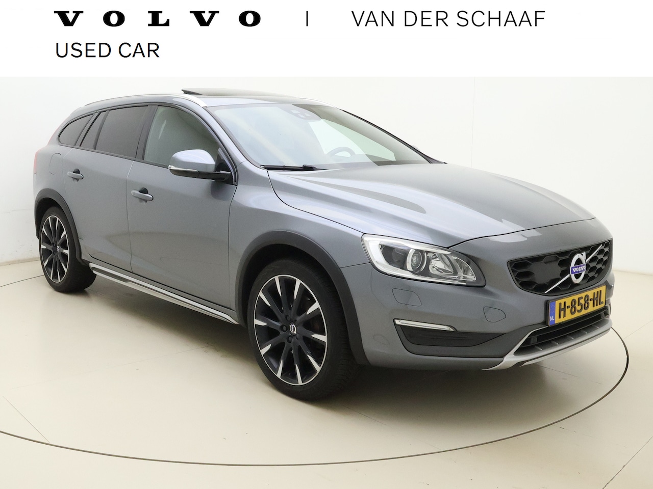 Volvo V60 Cross Country - T5 Summum | Trekhaak | Blis | Keyless Entry | Premium Sound - AutoWereld.nl