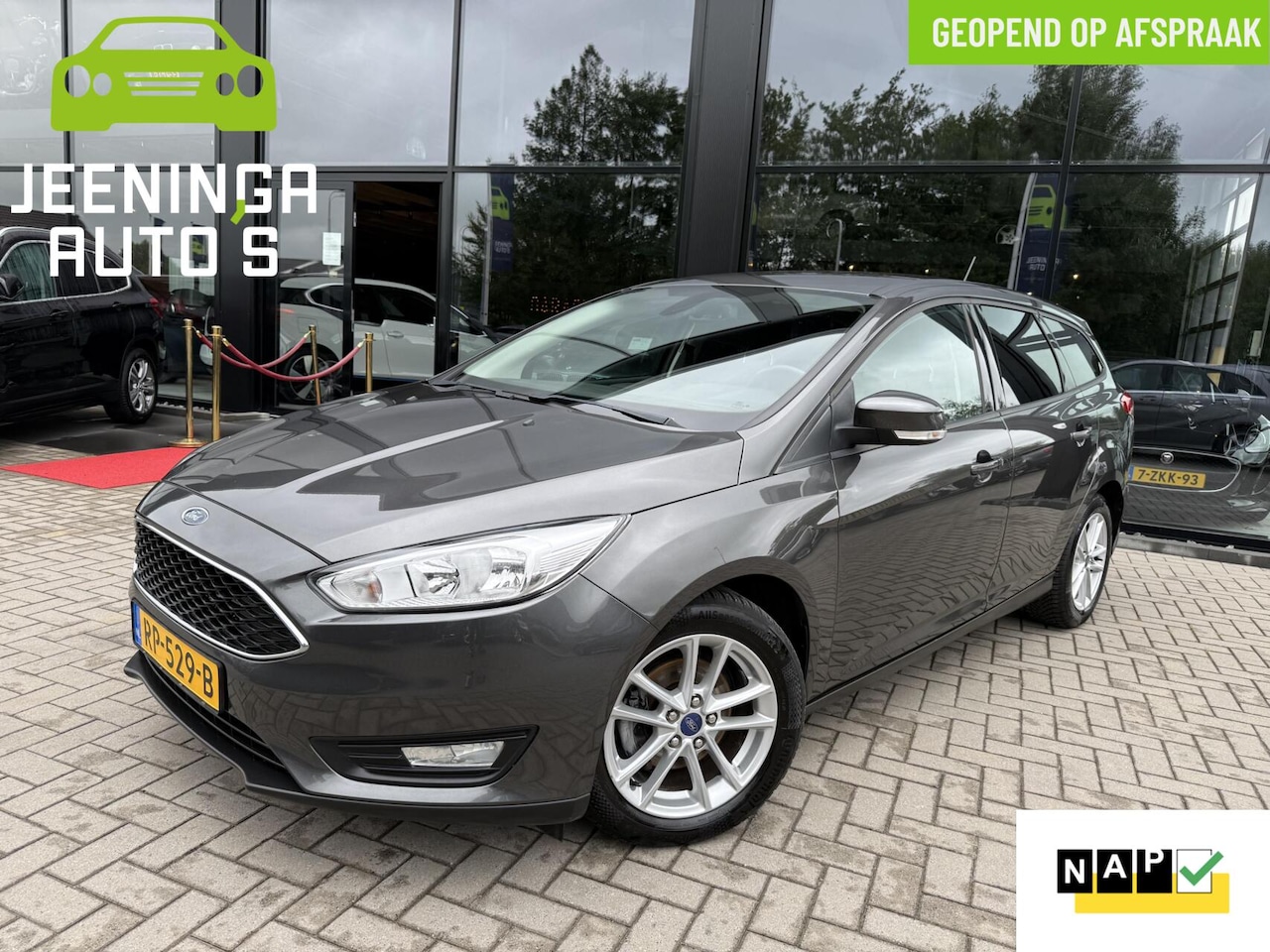 Ford Focus Wagon - 1.0 Titanium|Clima|Navi|Trekhaak|NAP - AutoWereld.nl