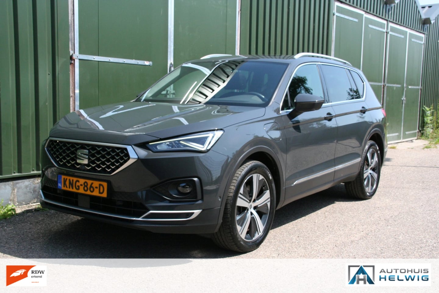 SEAT Tarraco - 1.4 TSI e-Hybrid PHEV Xcellence 1.4 TSI e-Hybrid PHEV Xcellence, PANORAMADAK, NAVI, CAMERA, TREKHAAK, STOEL STUUR VERWARMD - AutoWereld.nl