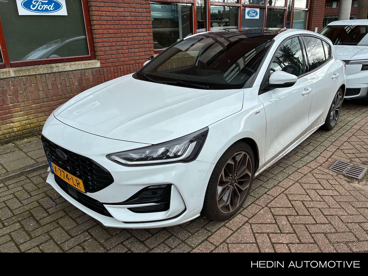 Ford Focus - 1.0 EcoBoost Hybrid ST Line X | Mild Hybride | Panoramadak | Winter Pack | 18" - AutoWereld.nl