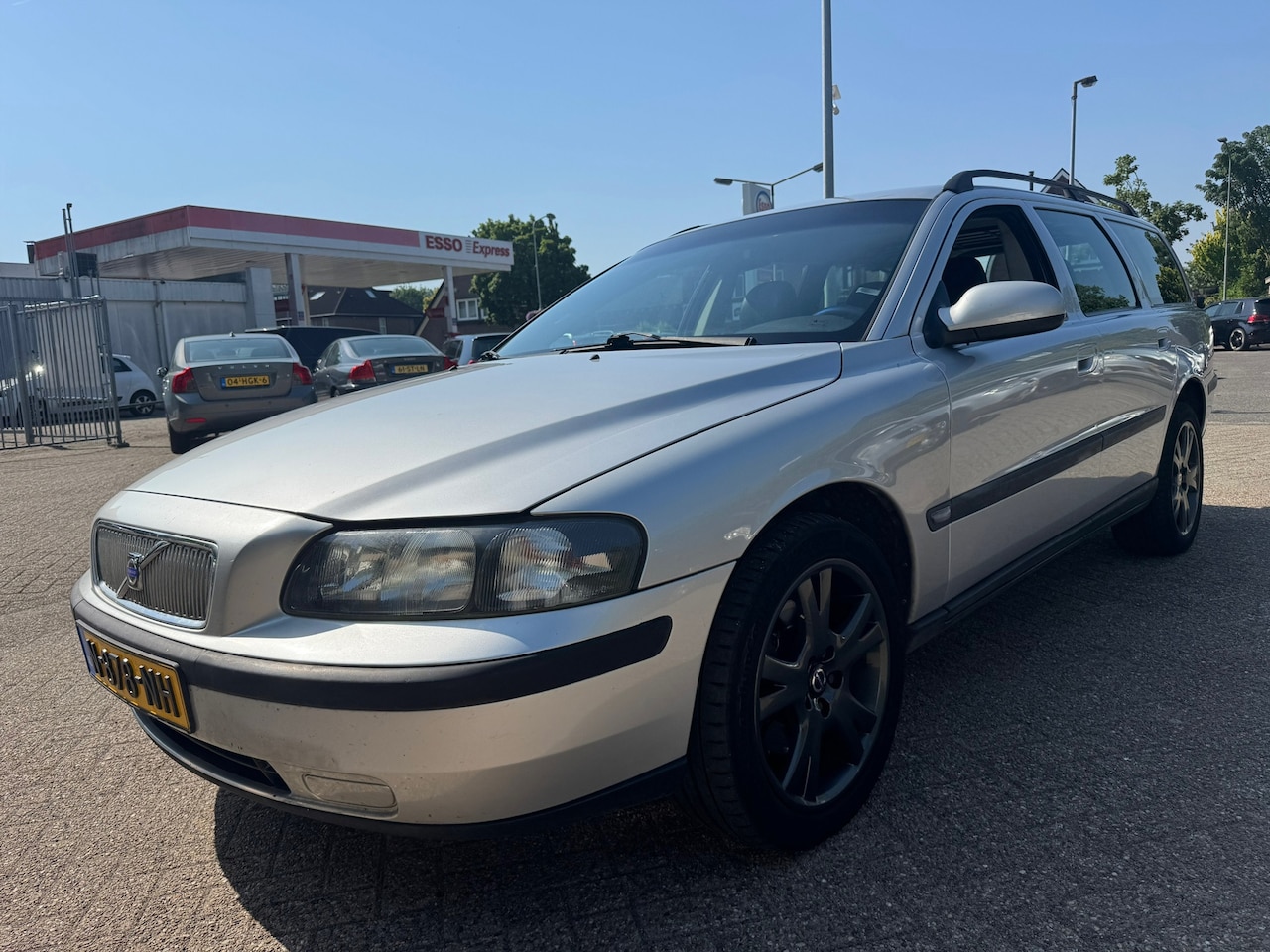 Volvo V70 - 2.4 T AWD Comfort Line Apk 25/2/27 Lees Advertentie!!! - AutoWereld.nl