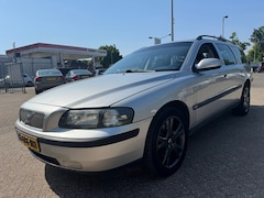 Volvo V70 - 2.4 T AWD Comfort Line Apk 25/2/27 Lees Advertentie